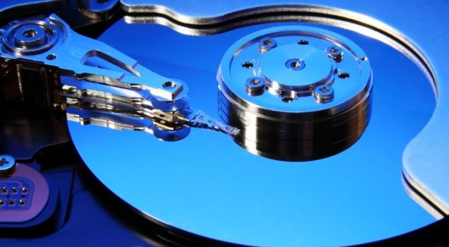 Hard-disk-drive_AdobeStock_15649724_Vadim-635x415